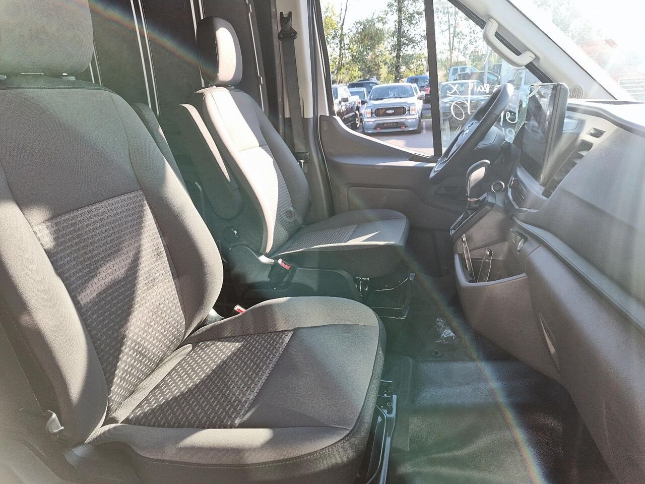 Ford Transit fourgon utilitaire 27031 | BASE 2027 Argent emblématique métallisé Saint-Jérôme - photo #6