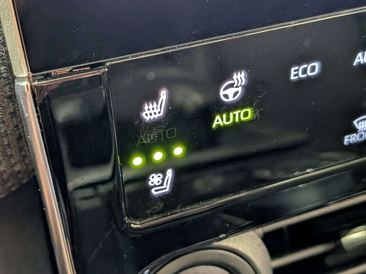 2023 Subaru Solterra AWD w/Luxury Package White Val-David - photo #2