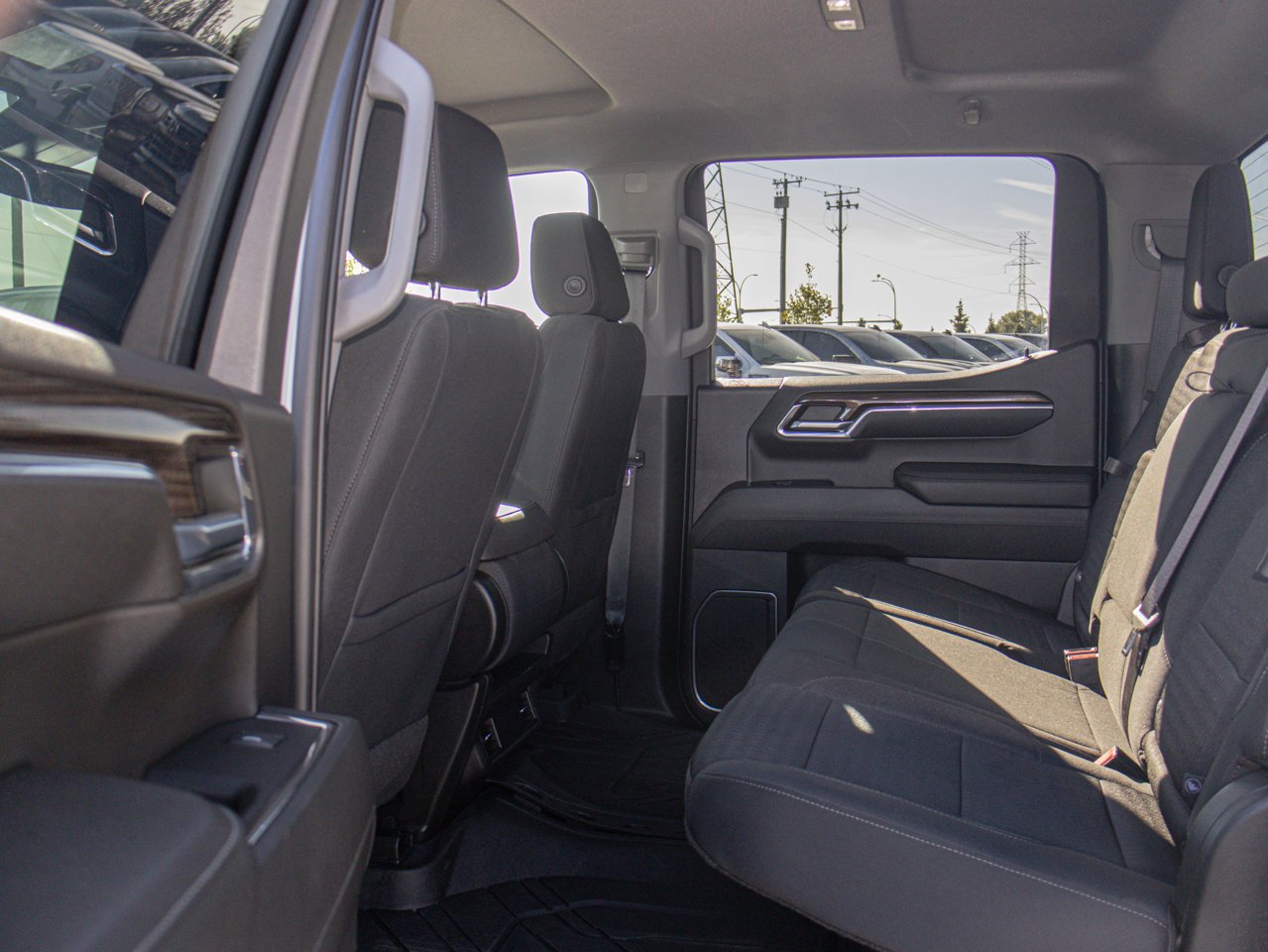 2023 Chevrolet Silverado 1500 4WD Crew Cab 147 LT White Sherwood Park - photo #29