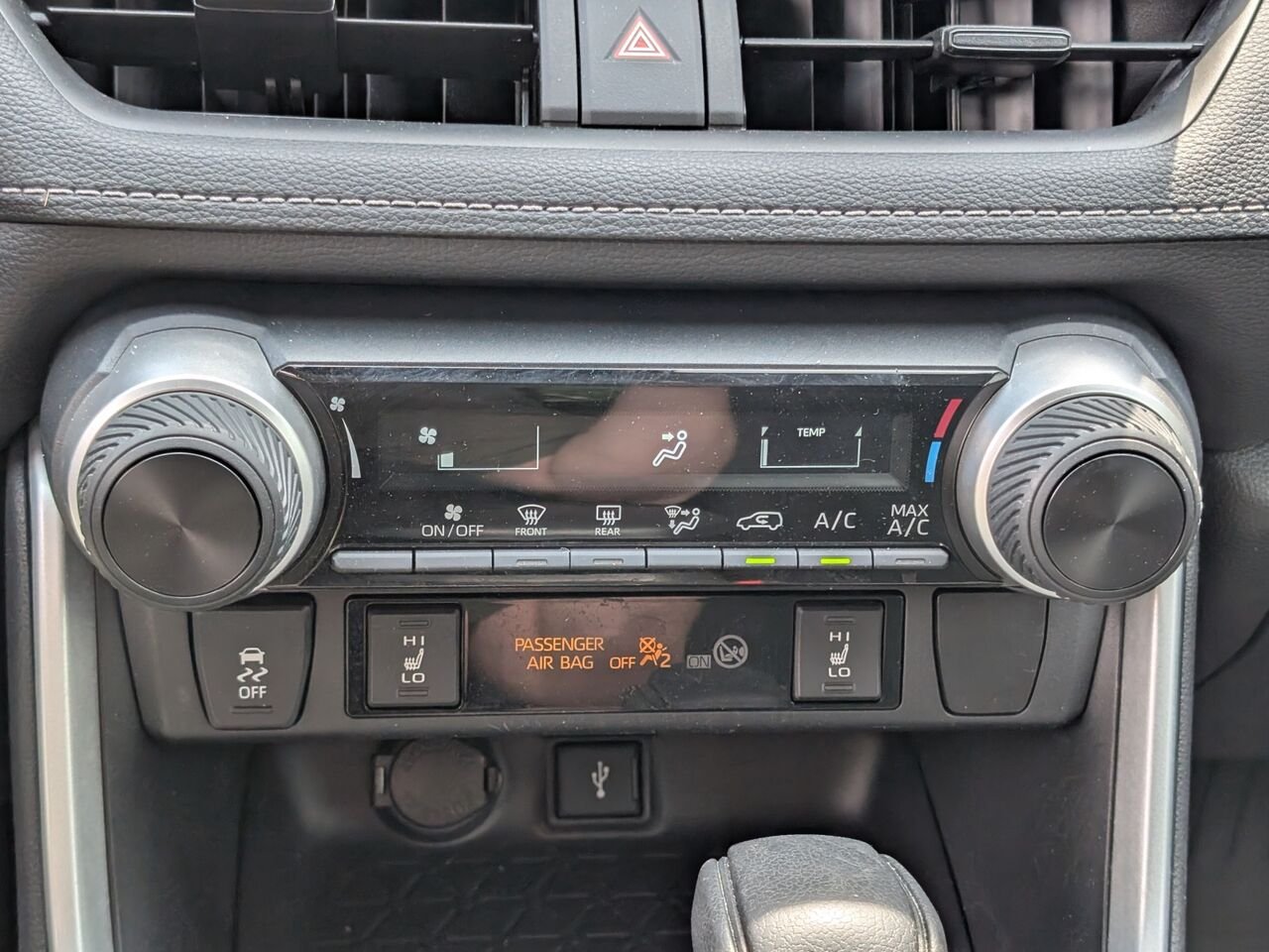 Toyota RAV4 LE/SIÈGES CHAUFFANTS/CAMÉRA DE RECUL/BLUETOOTH/AC/ 2022 Argent Sherbrooke - photo #11