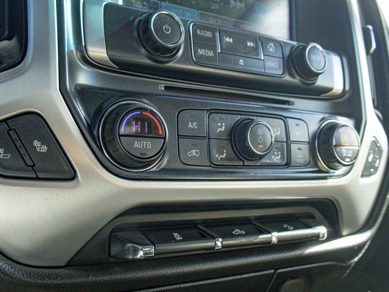 2018 GMC Sierra 1500 4WD Double Cab 143.5 SLE Grey Sherwood Park - photo #27