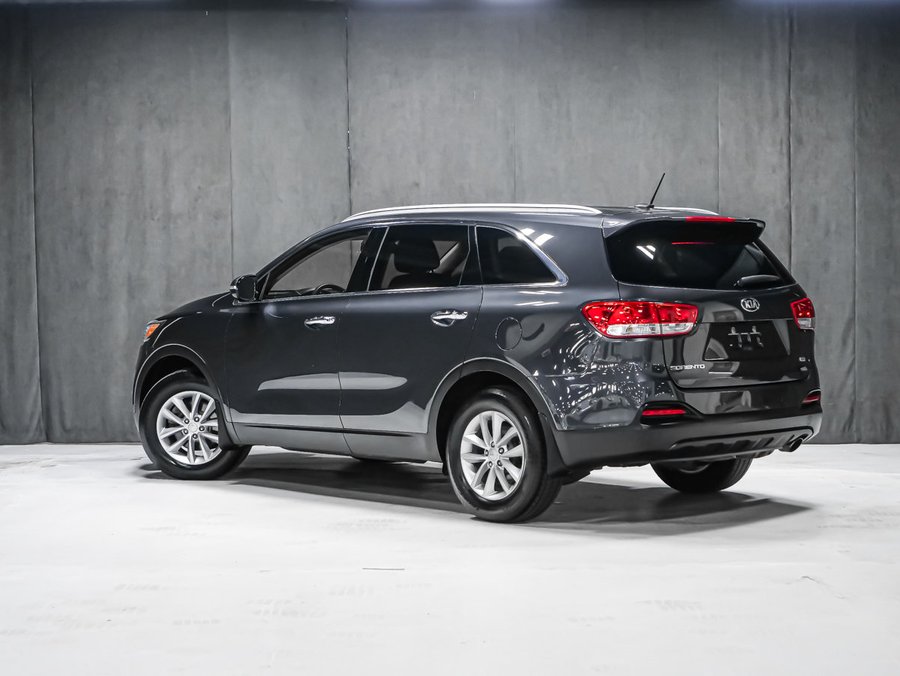 2016 Kia Sorento 2.4L LX Grey