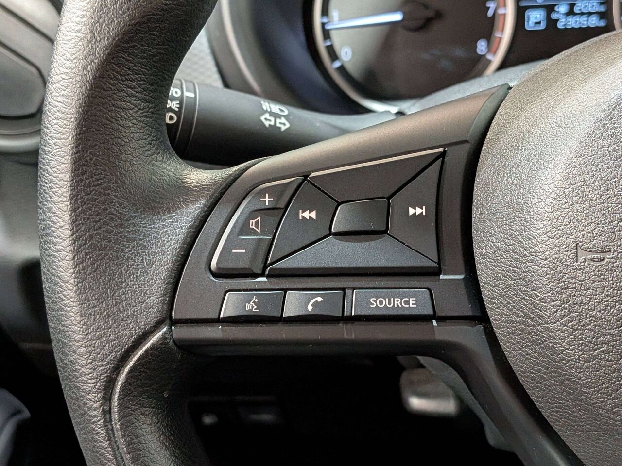 2024 Nissan Kicks S FWD Black Val-David - photo #14