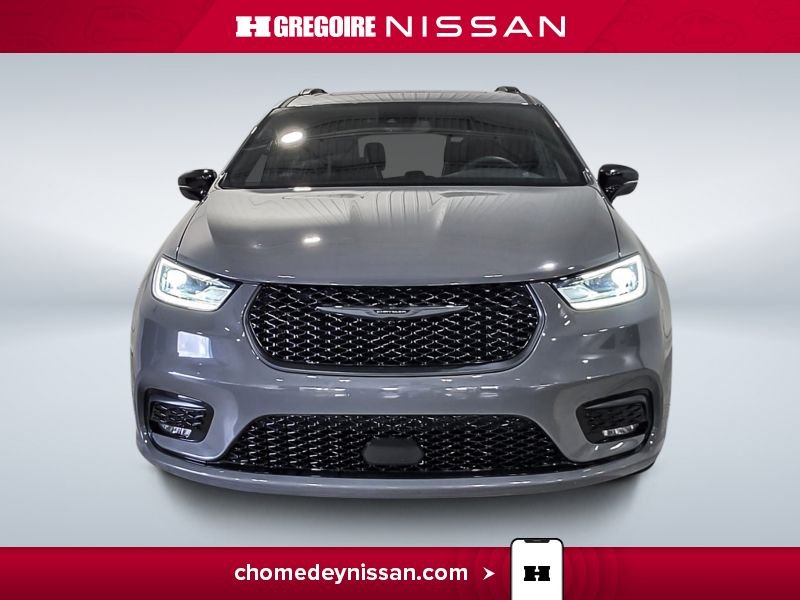 2025 Chrysler Pacifica Grey Saint-Eustache - photo #2