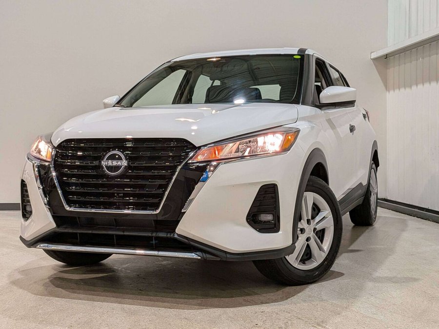 2024 Nissan Kicks S FWD White