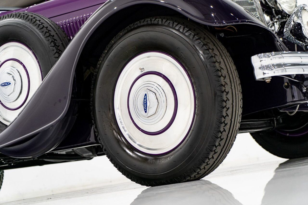 Lincoln KB Victoria Coupe One Of 18 Built, And The Only Known Surviving **PRICE IN USD** 1933 mauve Montréal - photo #6