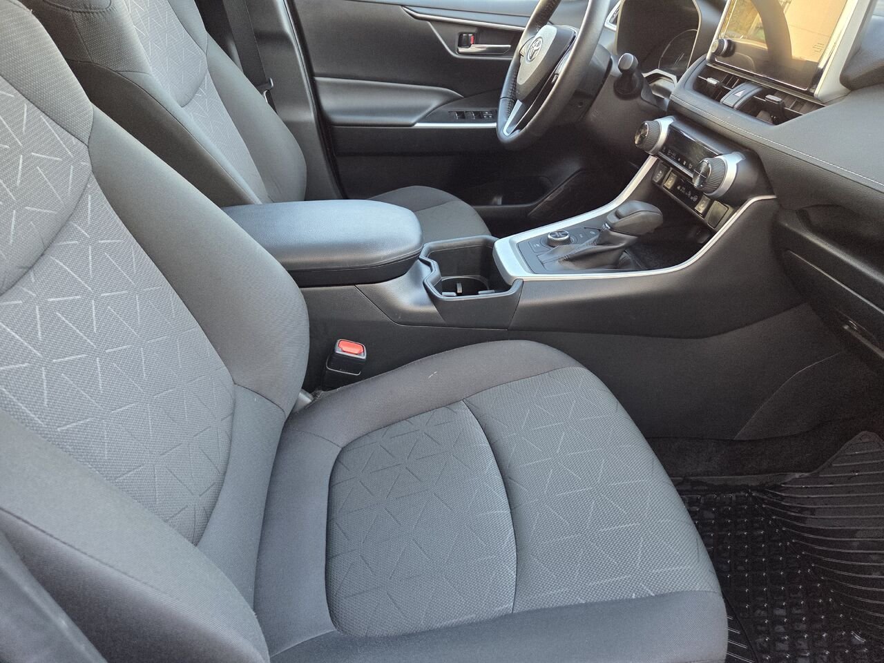 2023 Toyota RAV4 XLE HYBRIDE Silver  - photo #12