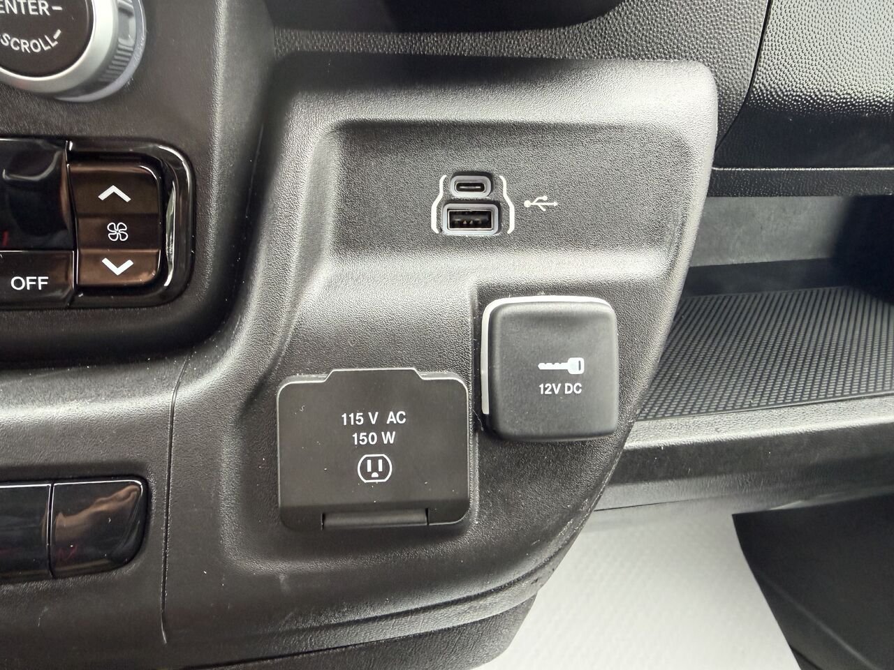 2025 Ram ProMaster 3500 Silver Thetford Mines - photo #23