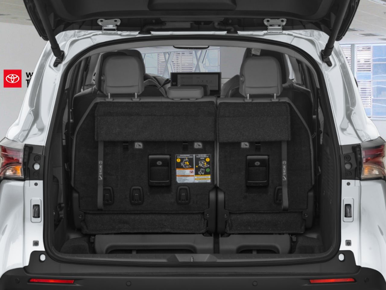 2026 Toyota Sienna 2602735 | XLE | GRKE2C Blueprint Edmonton - photo #8