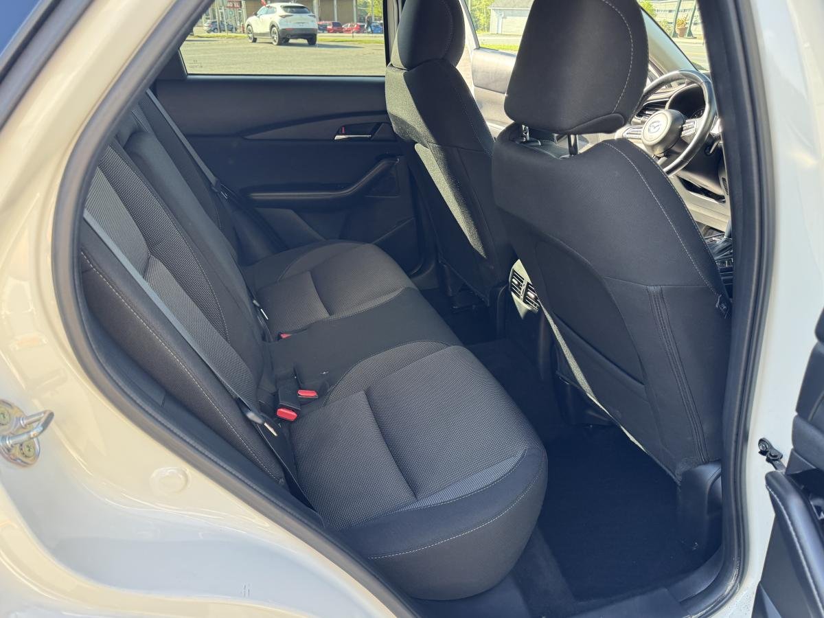 2023 Mazda CX-30 White Lac Mégantic - photo #12