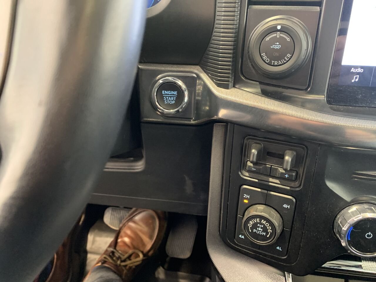 2024 Ford F-150 PLATINUM Grey Châteauguay - photo #45