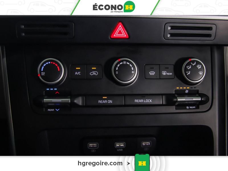 2022 Kia Carnival White Saint-Eustache - photo #7