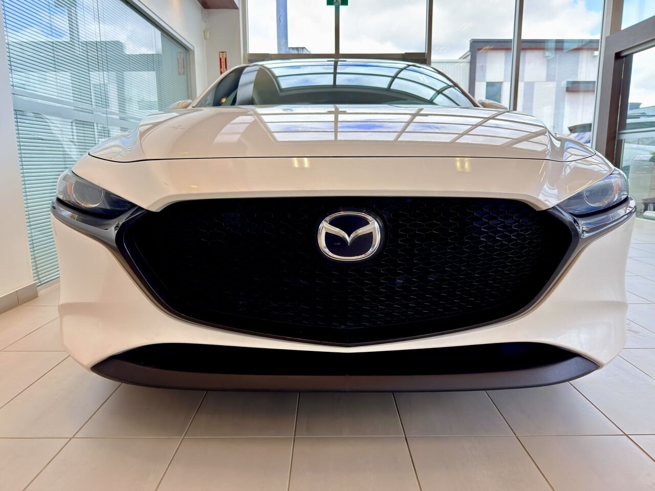 2022 Mazda Mazda3 Sport White Notre-Dame-des-Prairies - photo #7