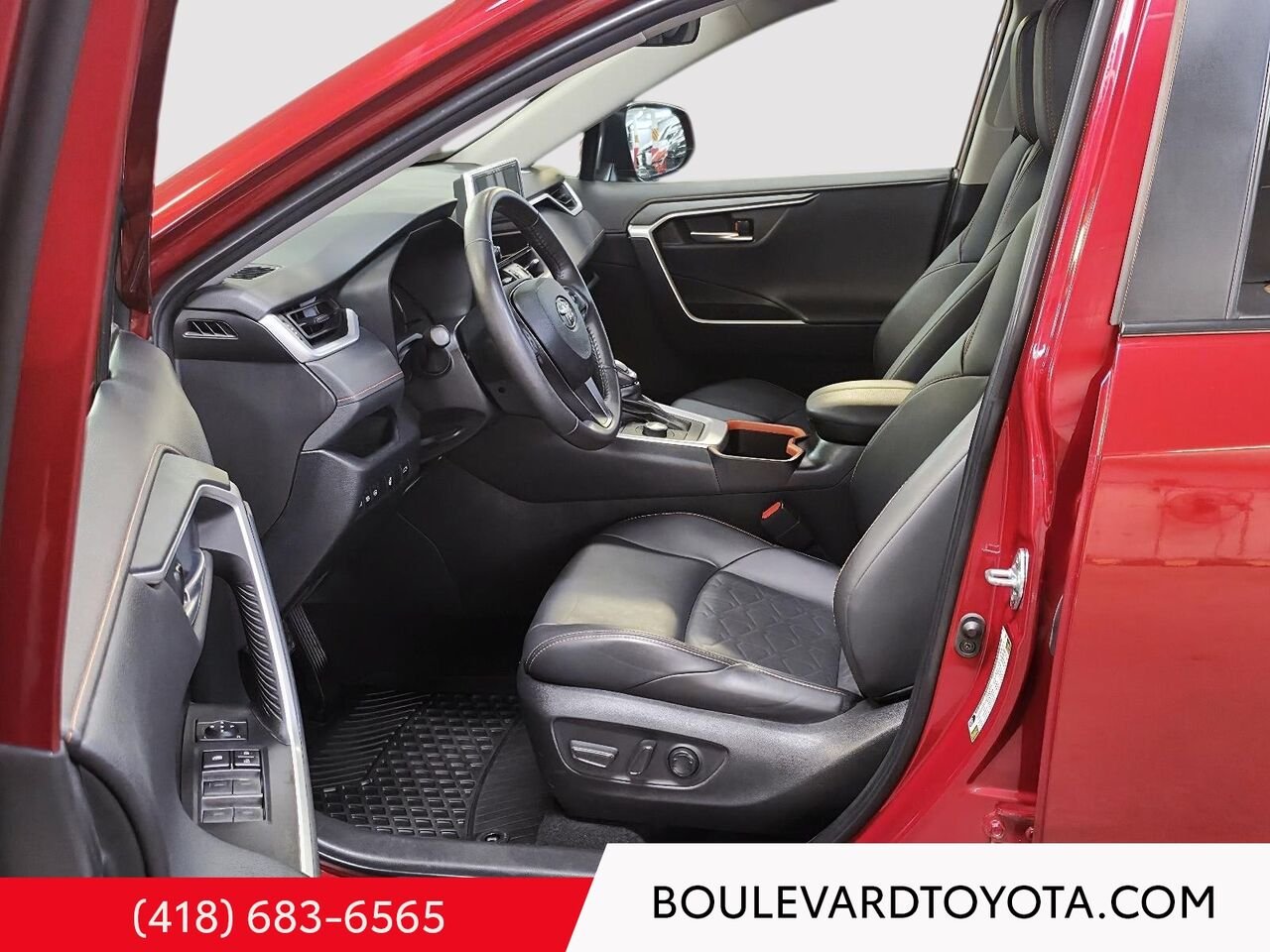 Toyota RAV4 100406A-79 | TRAIL, AWD 2024 Rouge Québec - photo #8