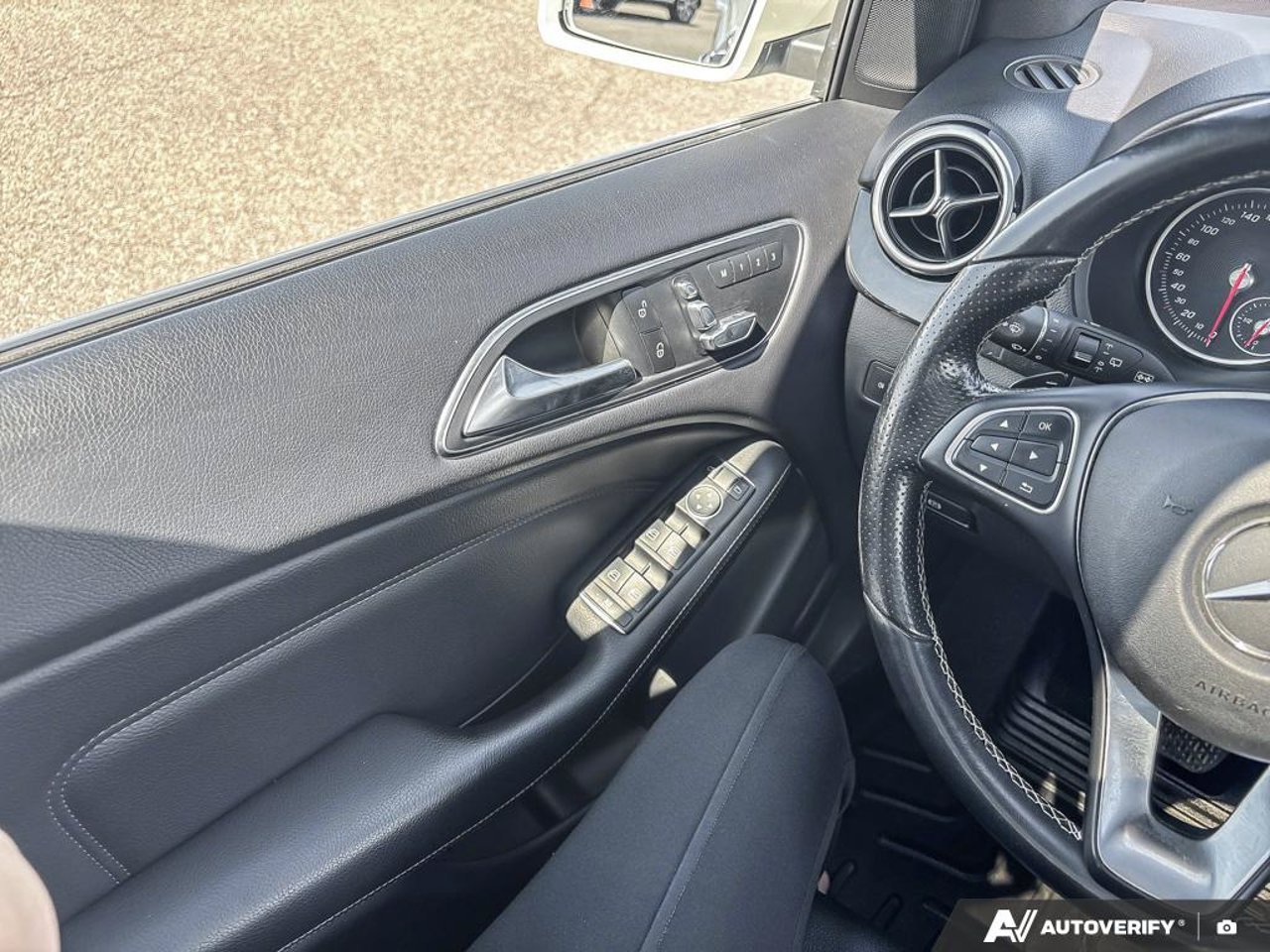 Mercedes-Benz B-Class WDDMH4GB5JJ447885 2018 Blanc Mirabel - photo #18
