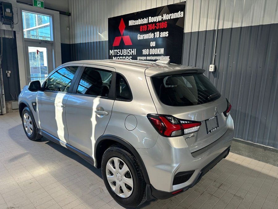 Mitsubishi RVR ES TA 2021 Gris