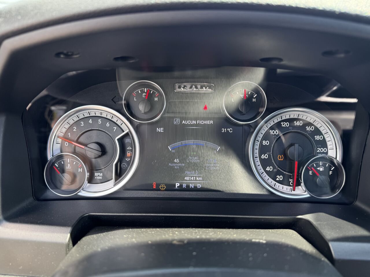 2023 Ram 1500 Classic Grey Saint-Eustache - photo #12