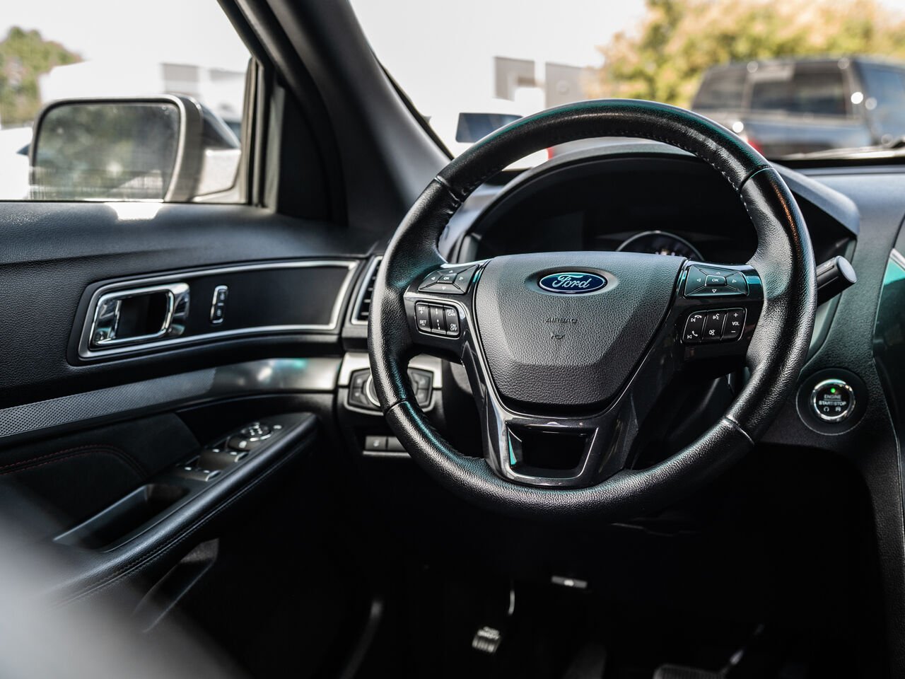 2019 Ford Explorer White Sainte-Julienne - photo #24