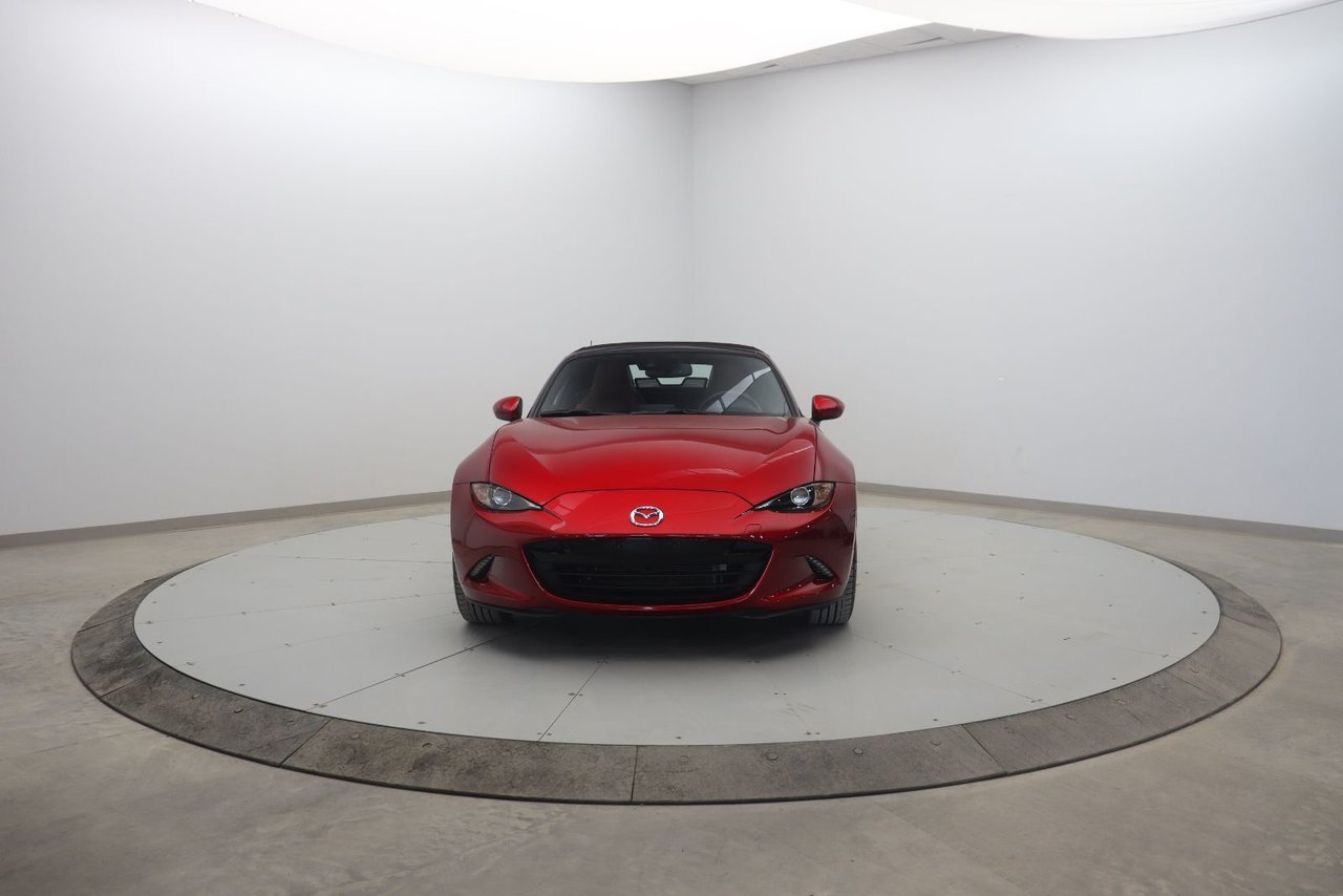 2023 Mazda MX-5 GT Red Baie-Comeau - photo #1
