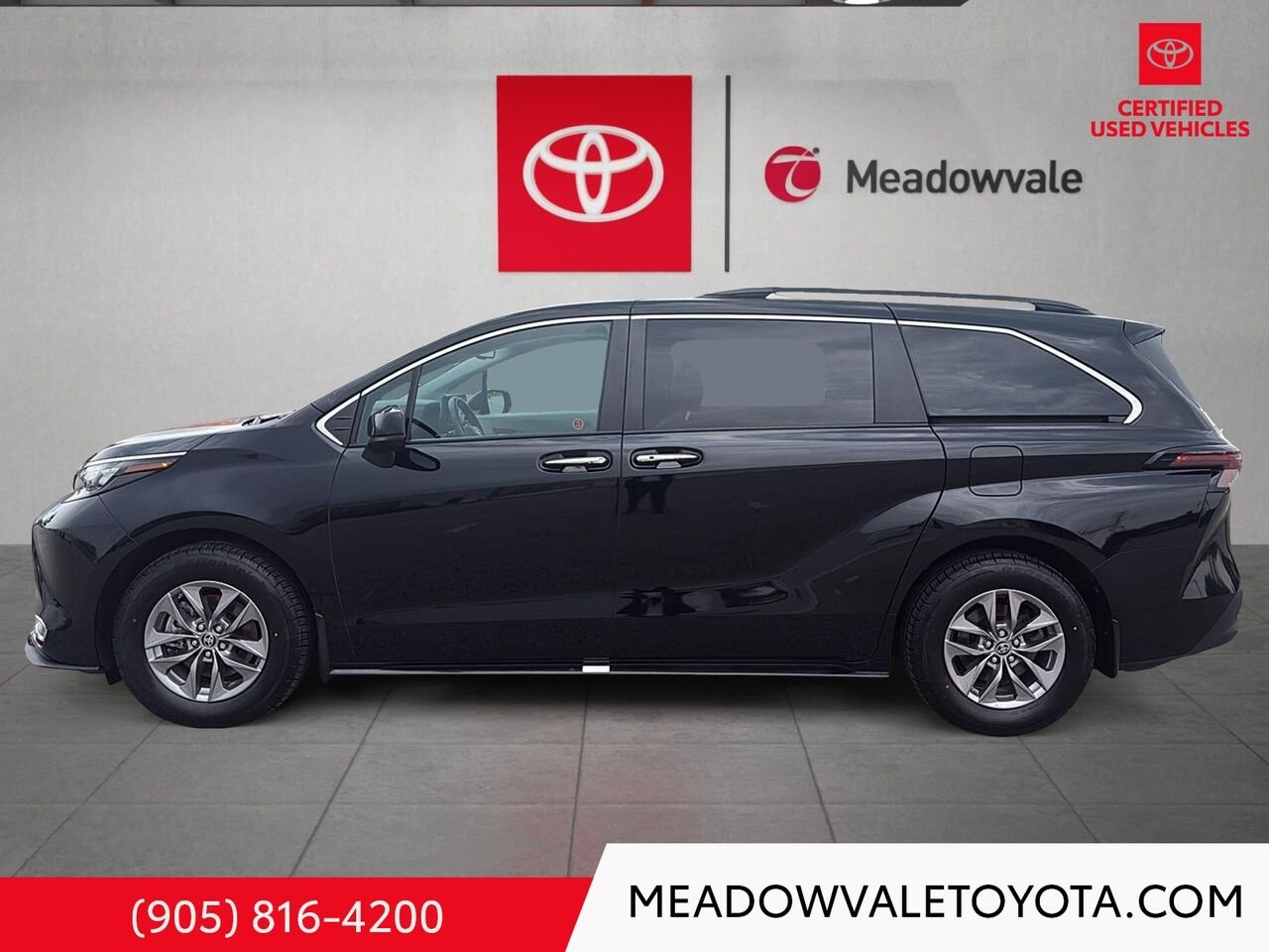 2024 Toyota Sienna Black Mississauga - photo #5