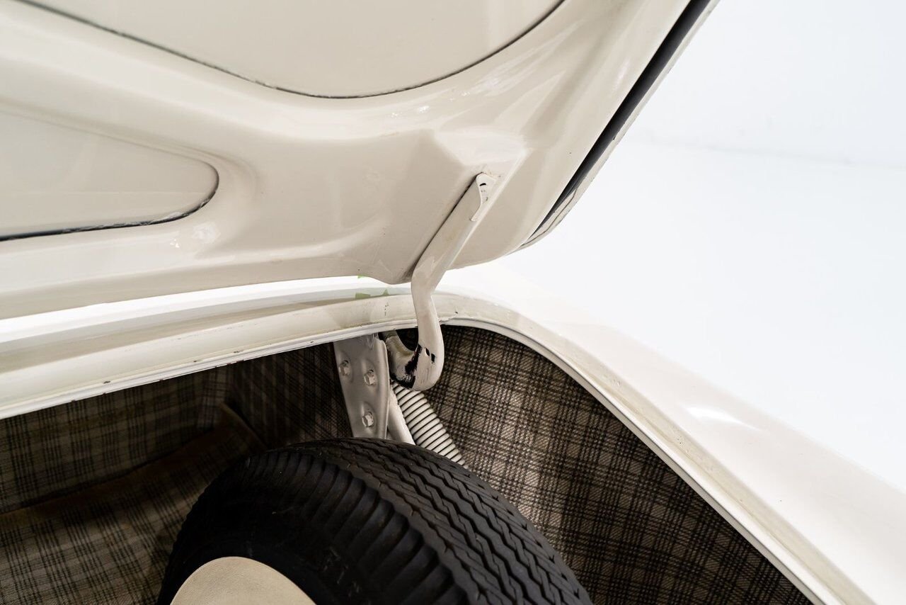 Mercury Monterey **PRIX EN USD** Beautifully presented from former restoration 1956 Blanc Montréal - photo #25