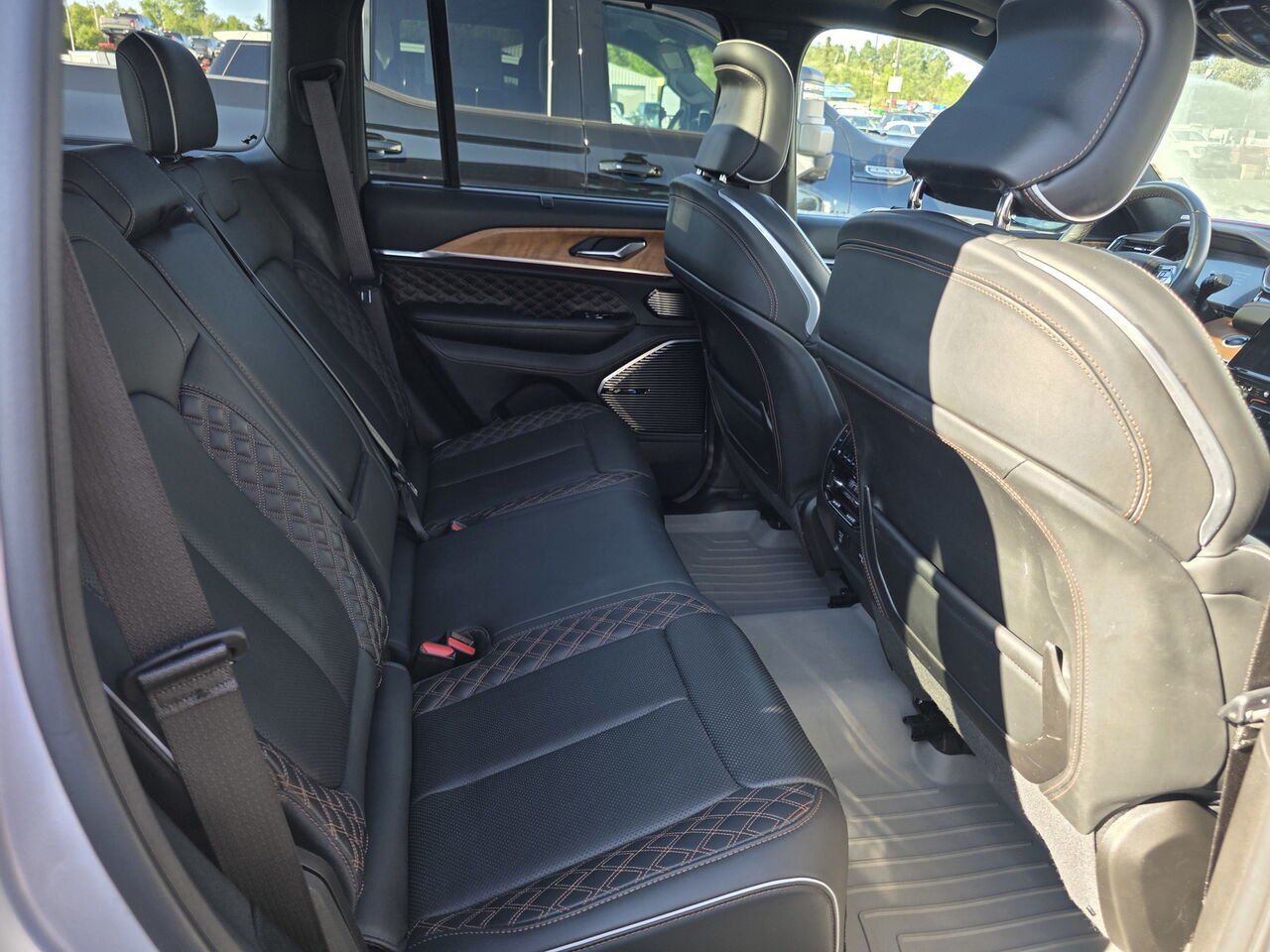 Jeep Grand Cherokee Summit Reserve 2024 Gris Rouyn-Noranda - photo #31
