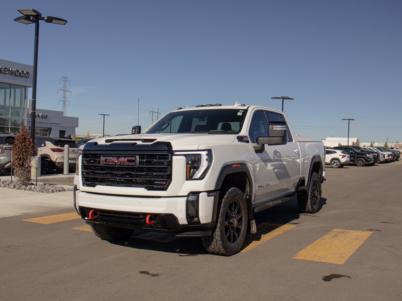 2024 GMC Sierra 2500HD 4WD Crew Cab 159 AT4 White Sherwood Park - photo #3
