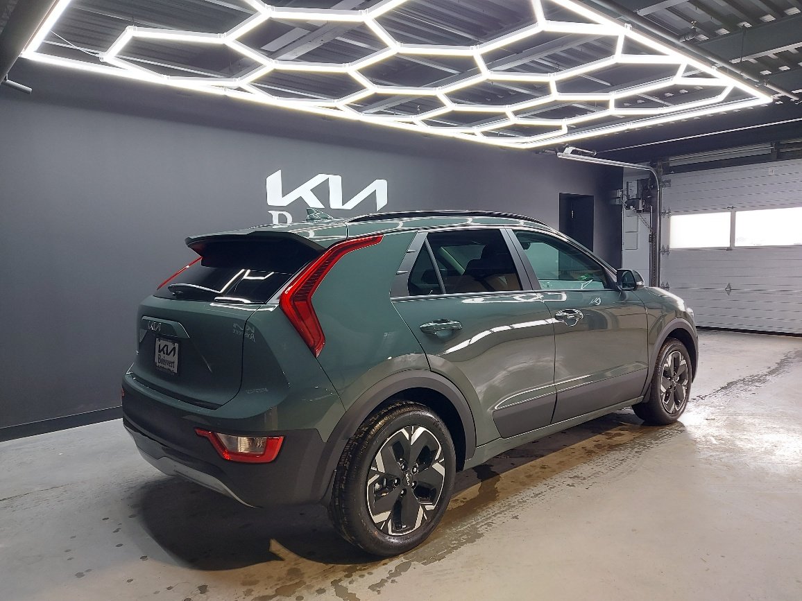Kia Niro électrique 2026 Vert paysage urbain Blainville - photo #3