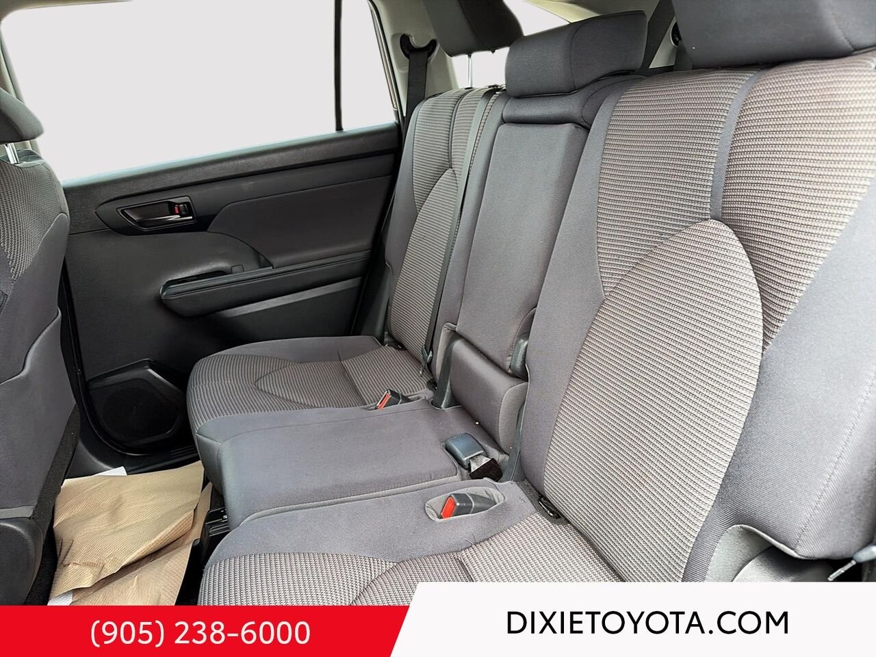 2023 Toyota Highlander Heated Seats, Alloy Wheels, Bluetooth Midnight Black Metallic Mississauga - photo #18