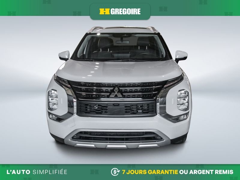 2025 Mitsubishi Outlander White Blainville - photo #1