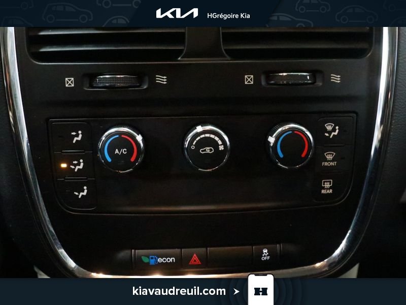 2017 Dodge GR Caravan Blue Laval - photo #20