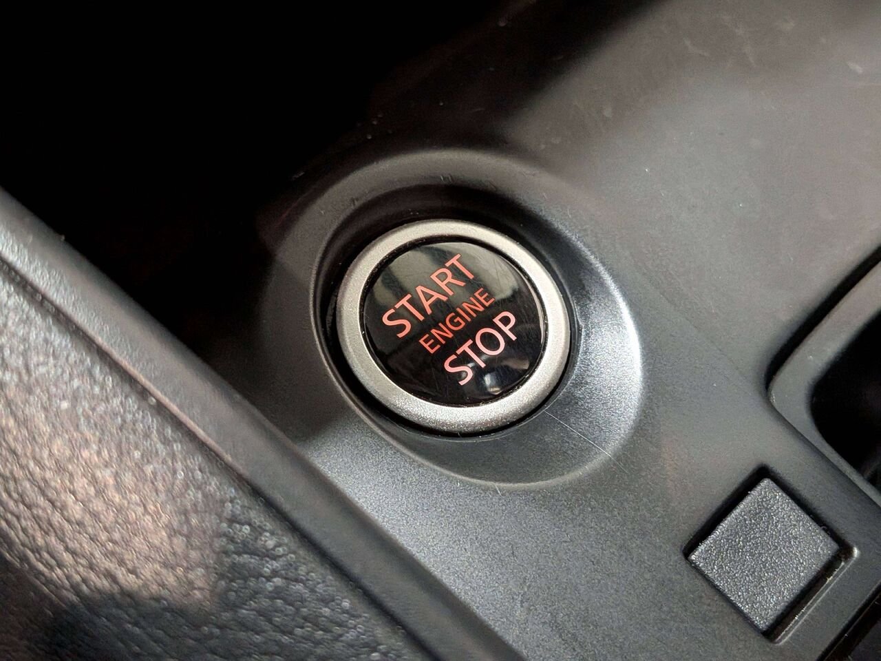 2024 Nissan Kicks S FWD Black Val-David - photo #24