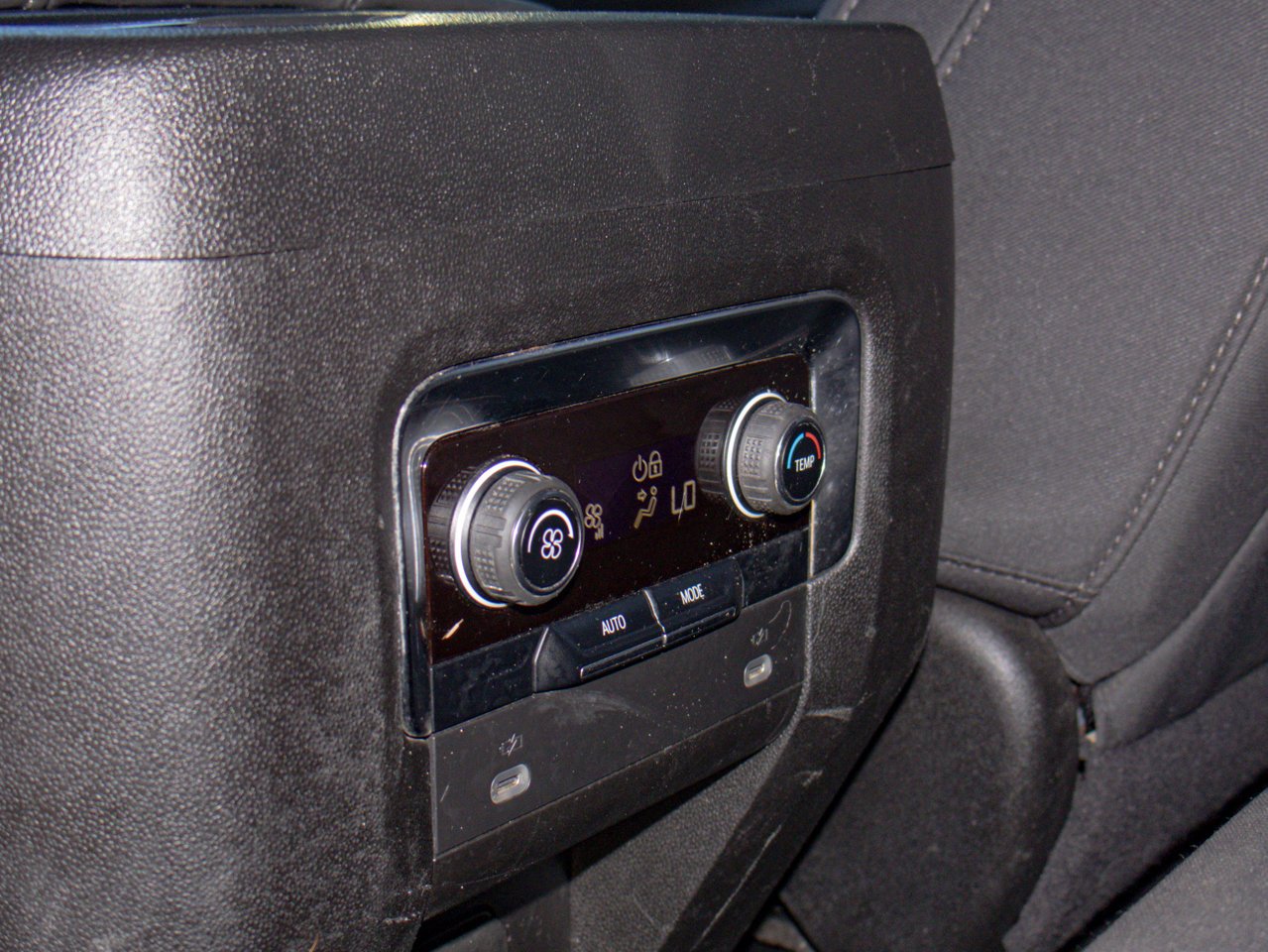 2024 Chevrolet Tahoe 4WD 4dr LS Black Sherwood Park - photo #32