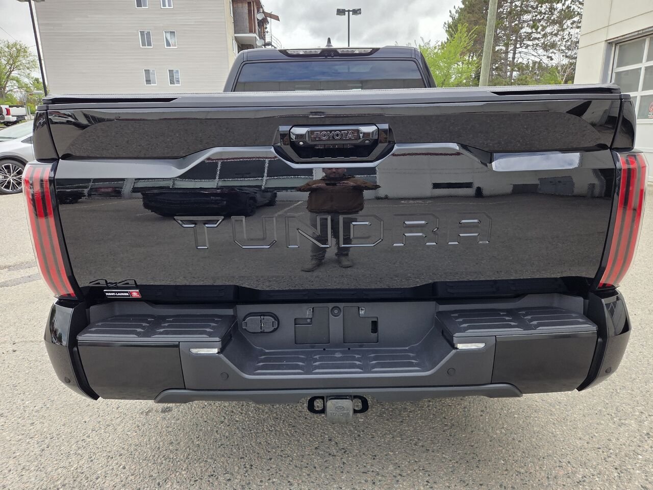 Toyota TUNDRA PLATINUM 2026 Noir Mont-Laurier - photo #5