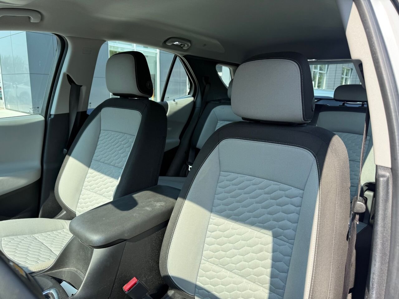 2018 Chevrolet Equinox White Châteauguay - photo #10