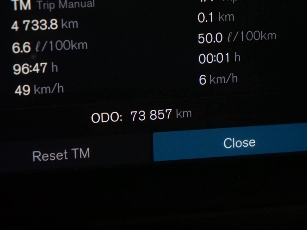 Volvo XC60 Recharge T8 R-DESIGN ADVANCED CLIMAT BOWERS WILKINS 2022 Bleu Montréal - photo #10