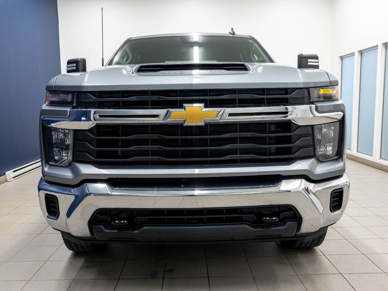 Chevrolet Silverado 2500HD LT CREW 4X4 V8 *NAV* BEDLINER CARPLAY *PNBV 9900* 2024 Gris Saint-Jérôme - photo #4