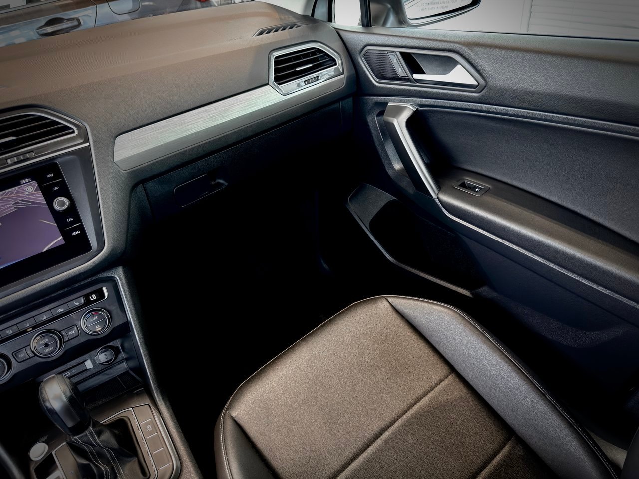 2021 Volkswagen Tiguan White Notre-Dame-des-Prairies - photo #21