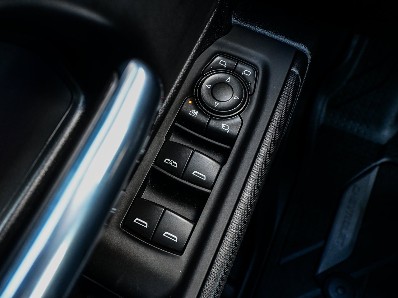 2026 Chevrolet Silverado 2500HD 4WD Crew Cab 159 Custom Blue Sherwood Park - photo #17