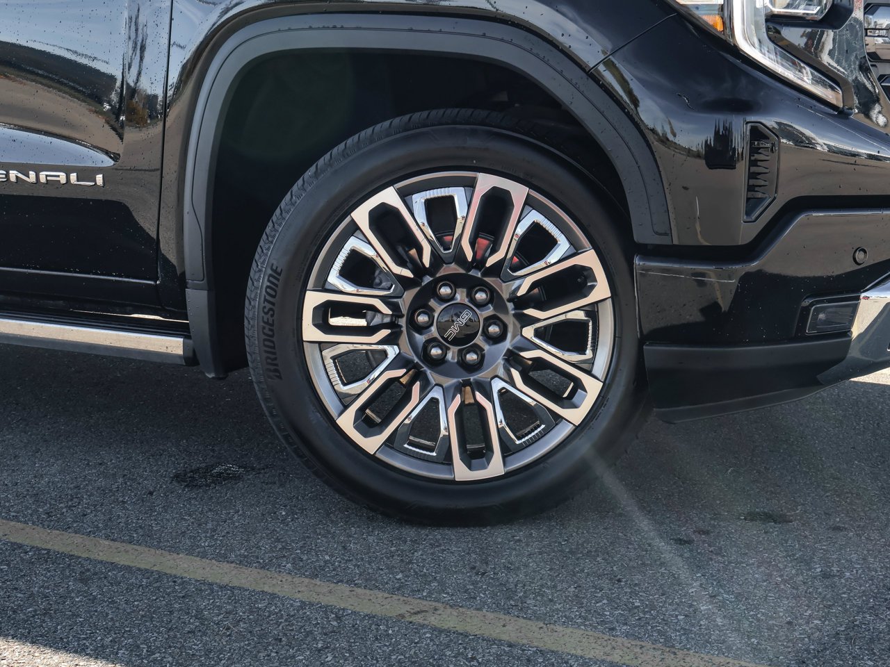 2025 GMC Sierra 1500 4WD Crew Cab 147 Denali Ultimate Black Sherwood Park - photo #10
