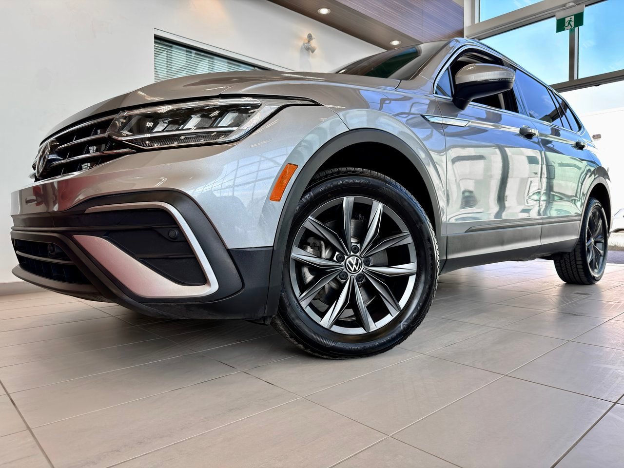2023 Volkswagen Tiguan Notre-Dame-des-Prairies - photo #1