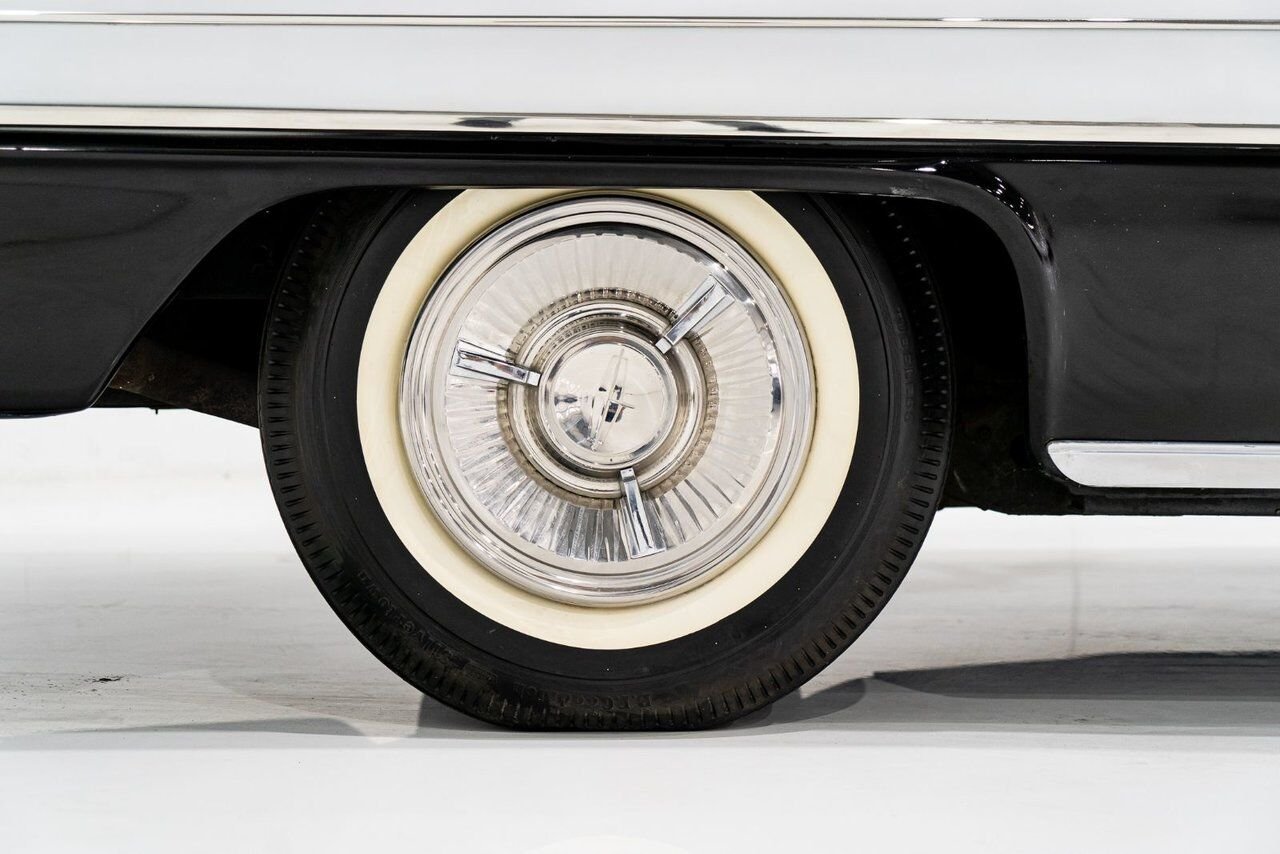 Oldsmobile Starfire Factory A/C. Single repaint and extensive ownership history **PRICE IN USD** 1962 Noir Montréal - photo #47