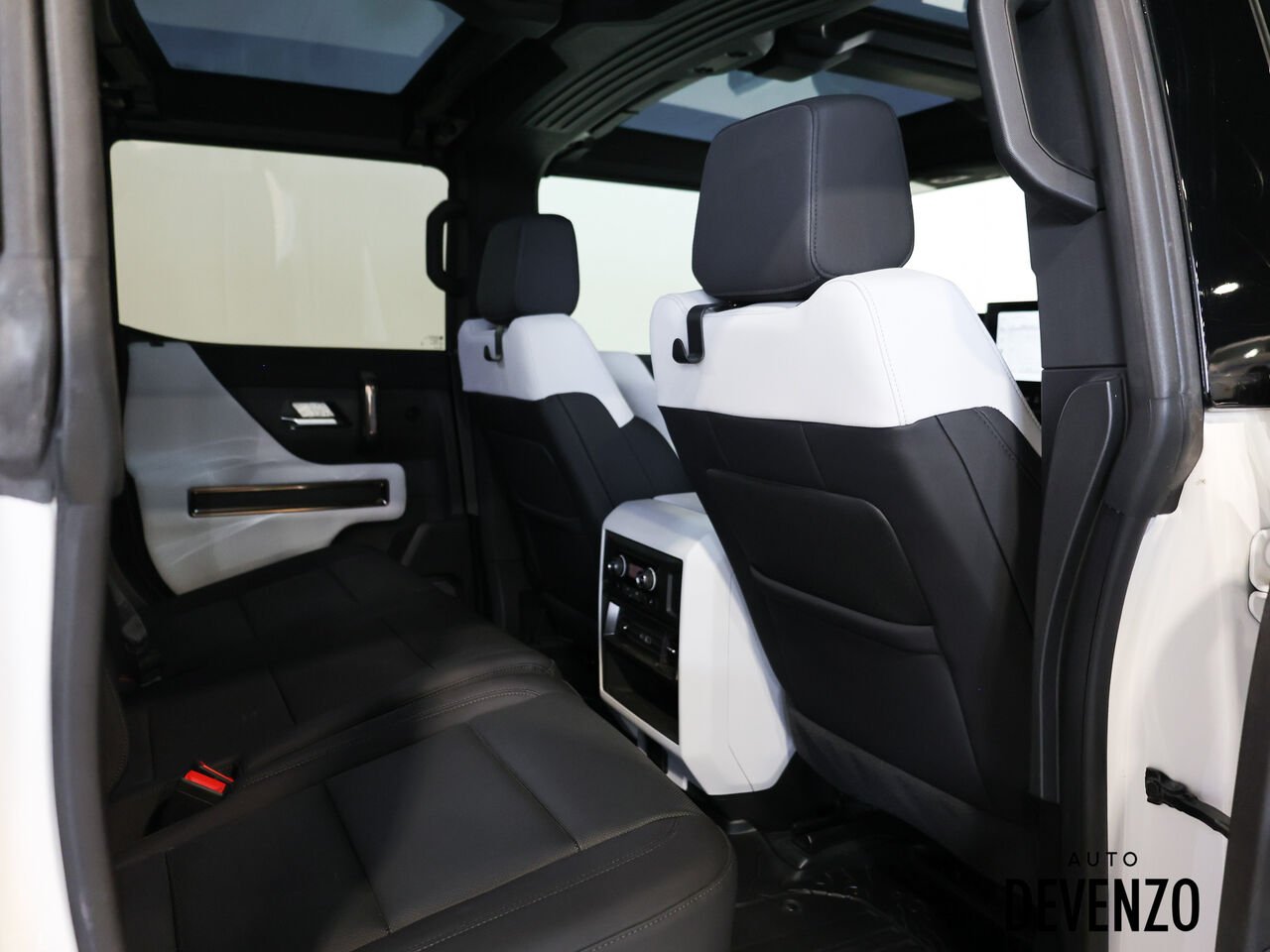 2025 GMC HUMMER EV White Saint-Eustache - photo #8