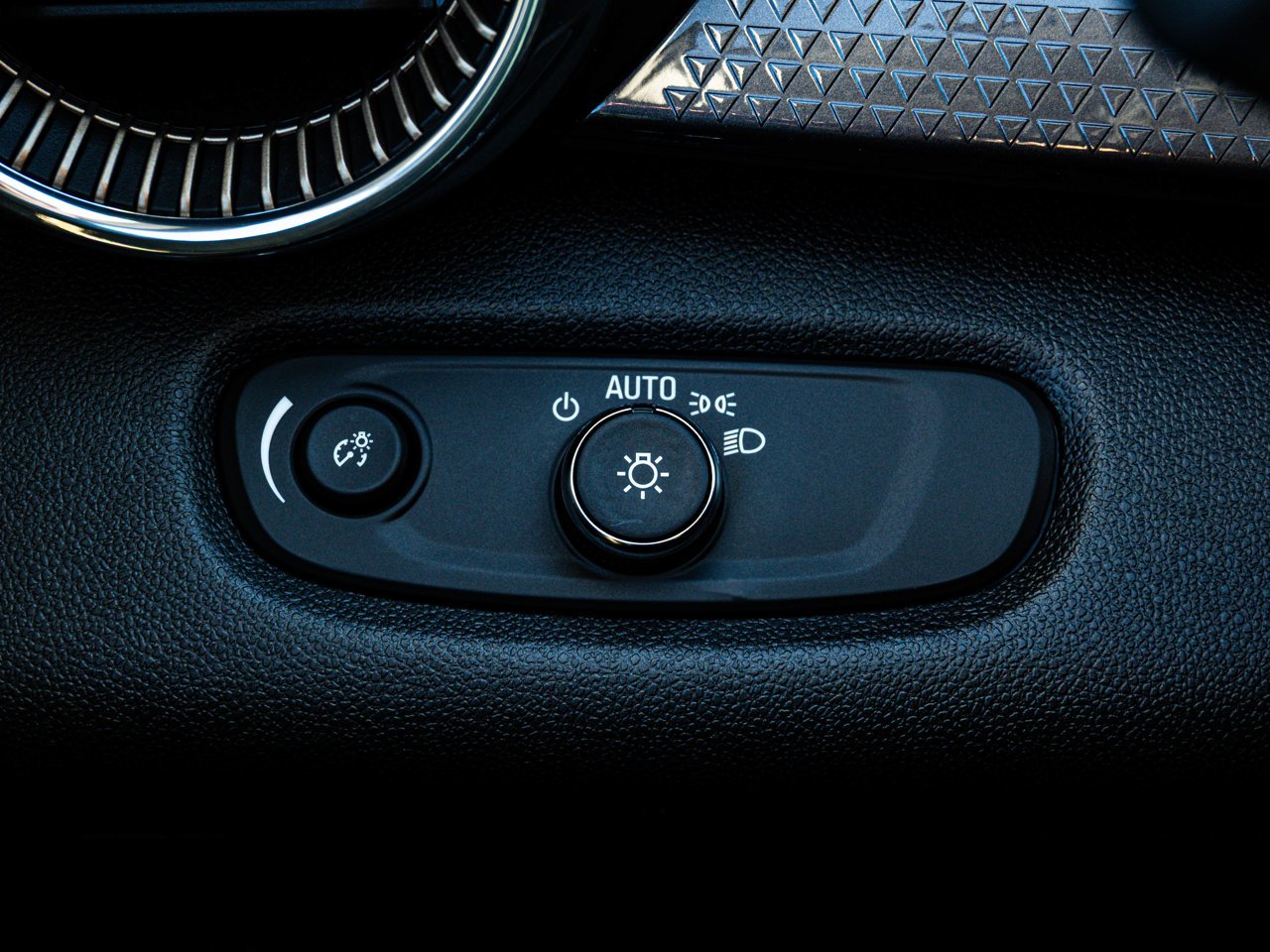 2024 Chevrolet Trax FWD 4dr ACTIV Green Sherwood Park - photo #20