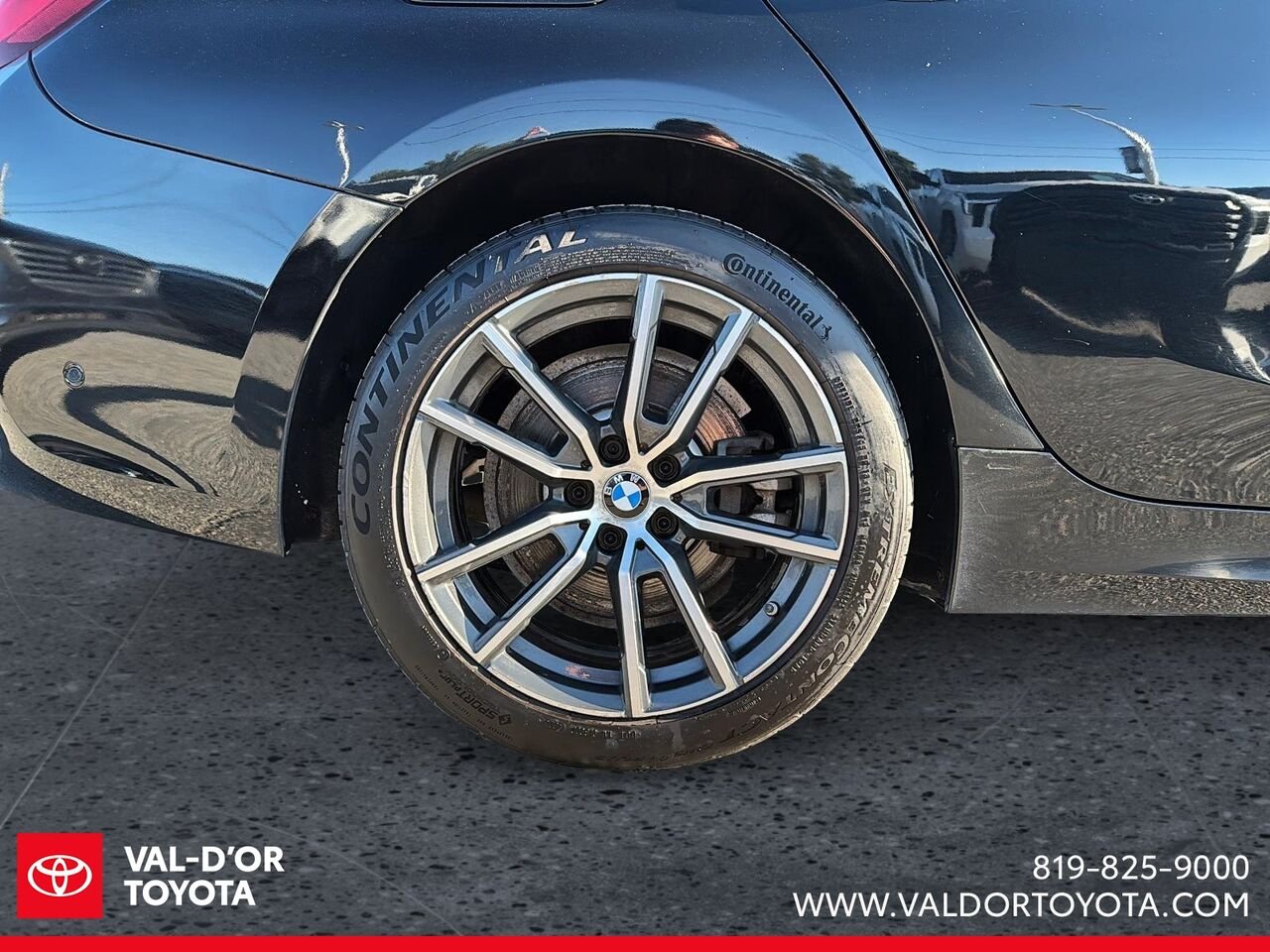 BMW Série 3 330i xDrive berline 2019 Noir Val-d'Or - photo #5