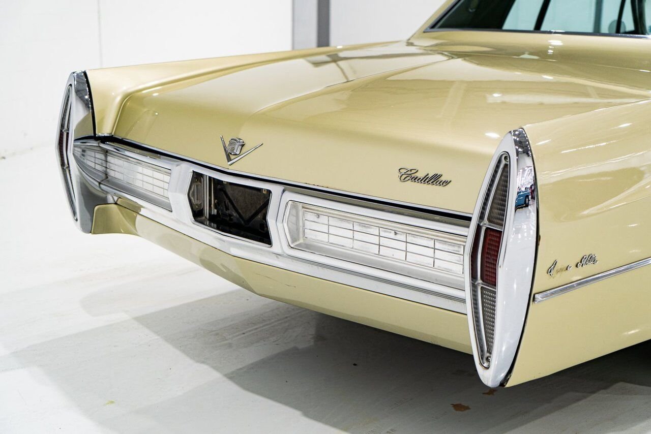 Cadillac DeVille Coupe *PRICE IN USD* Original California survivor factory A/C with only 36,992miles (59,532km) 1967 Or Montréal - photo #50
