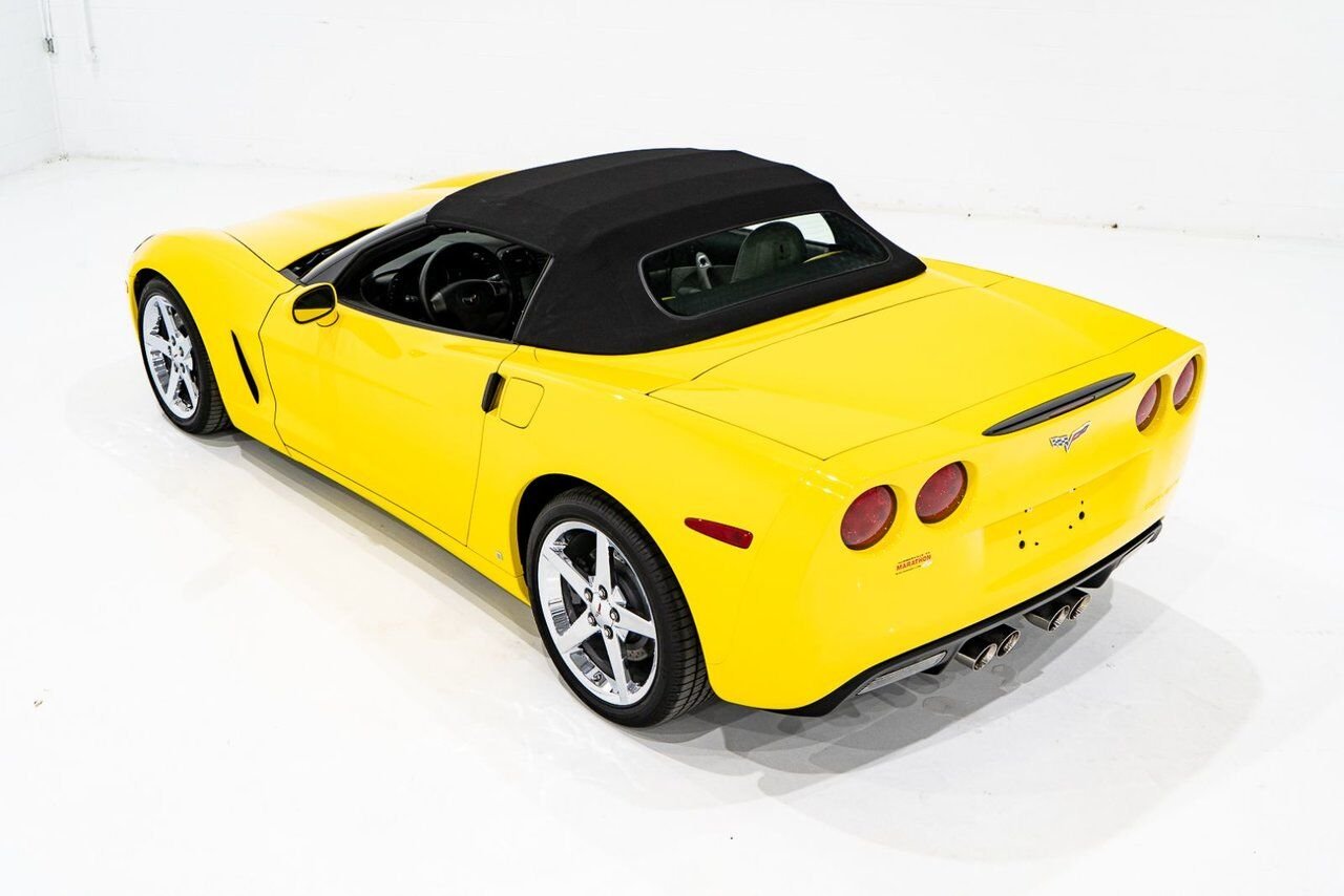 Chevrolet Corvette PRIX EN USD | With Only 900km (563mi) From New With Window Sticker 2008 Jaune Montréal - photo #86