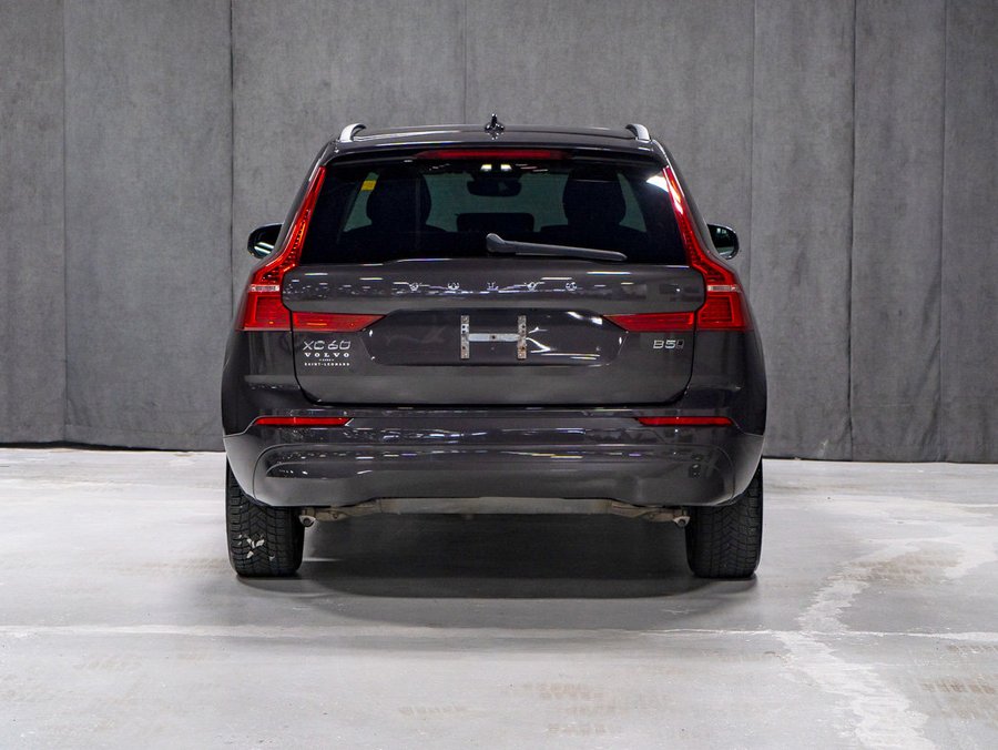 2022 Volvo XC60 B5 MOMENTUM HARMAN KARDON Grey