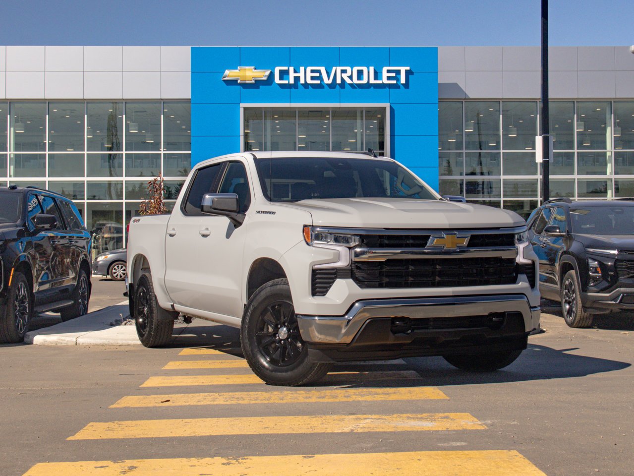 2025 Chevrolet Silverado 1500 4WD Crew Cab 147 LT White Sherwood Park - photo #1