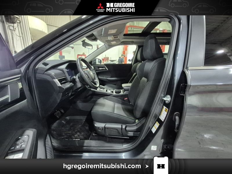 2025 Mitsubishi Outlander Plug-In Hybrid Grey Blainville - photo #13